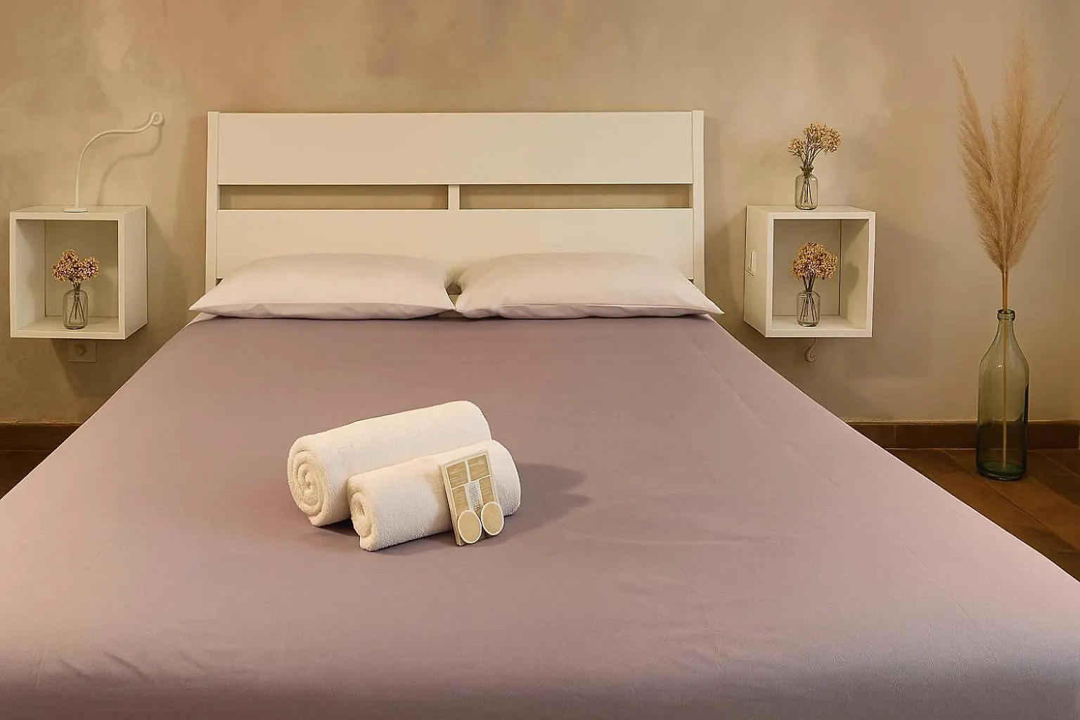 Casa vacanze Maniace 57, Ortigia Historic Center, 200 Mt From The Beach Syracuse